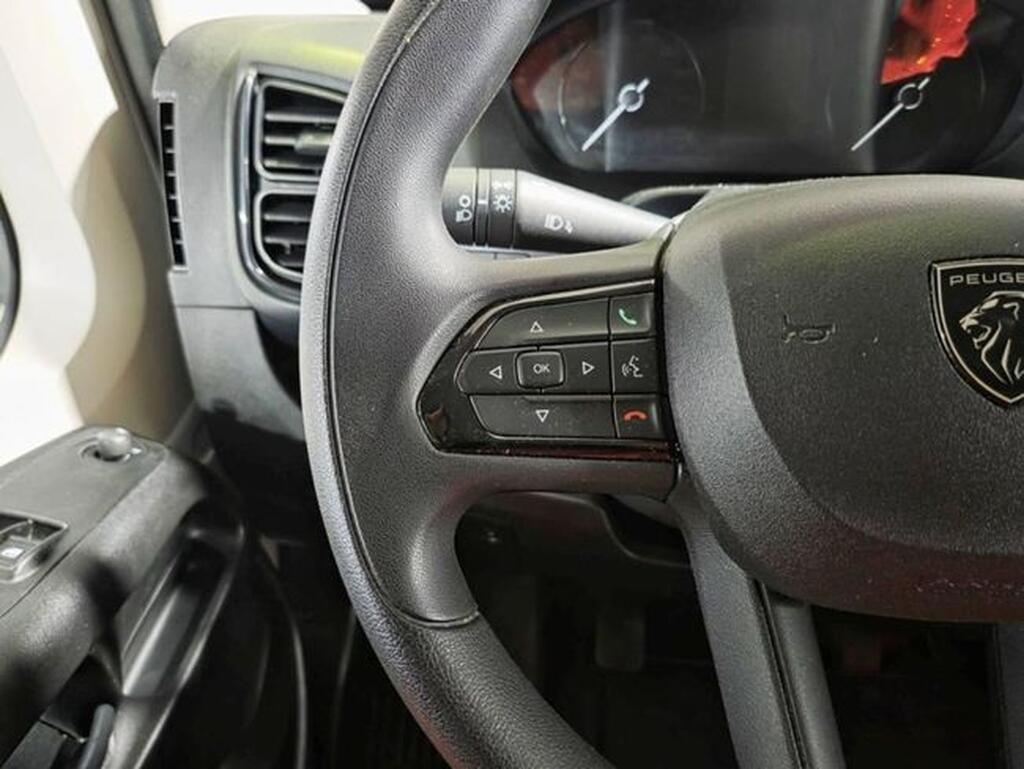 Peugeot Boxer FG 2.2 BHDI 120 L2H2 3.3T 4P Segunda mano