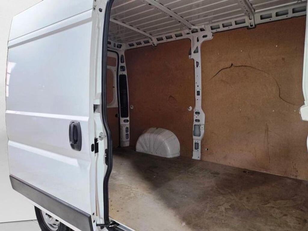 Peugeot Boxer FG 2.2 BHDI 120 L2H2 3.3T 4P Segunda mano