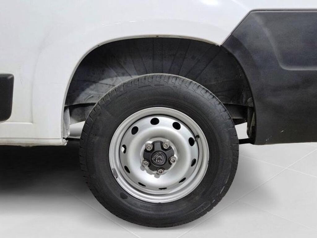 Peugeot Boxer FG 2.2 BHDI 120 L2H2 3.3T 4P Segunda mano