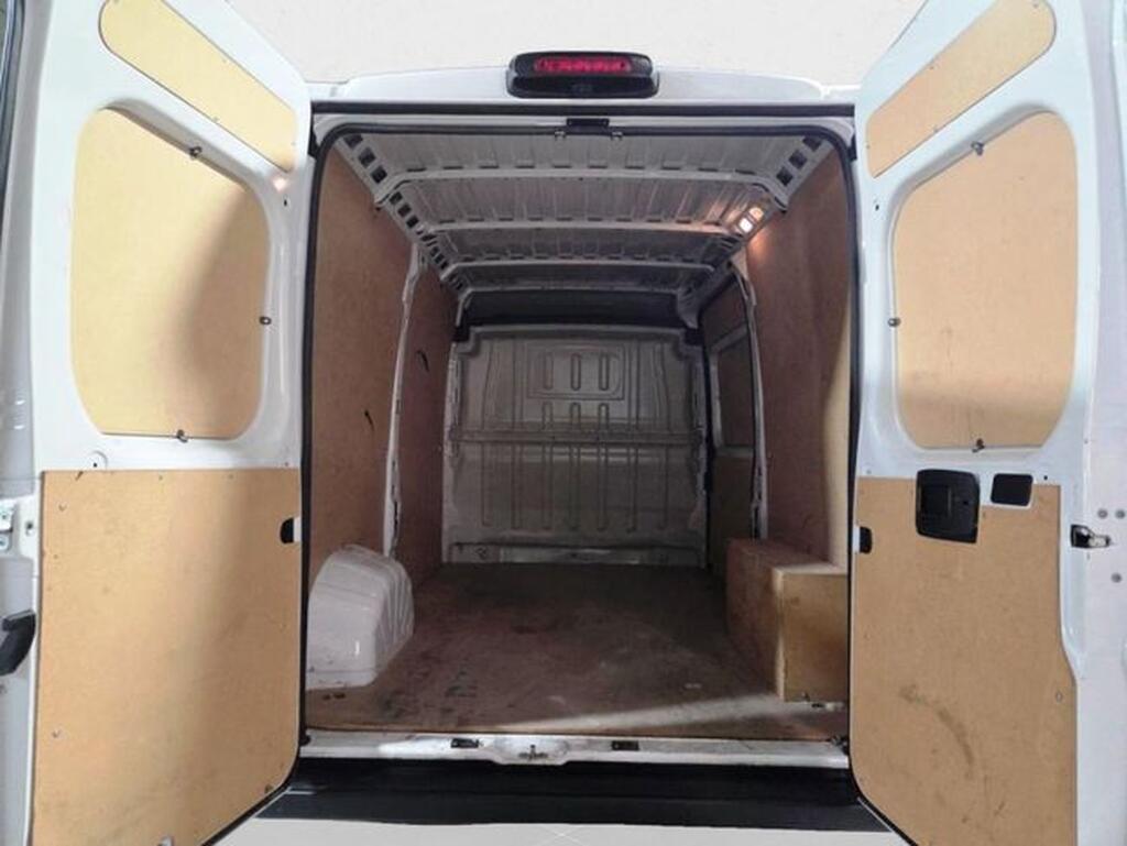 Peugeot Boxer FG 2.2 BHDI 120 L2H2 3.3T 4P Segunda mano