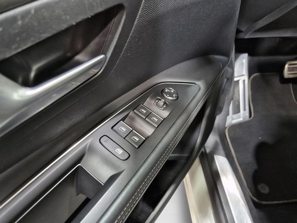 Peugeot 3008 1.2 PureTech 96KW S&S GT EAT8 Segunda mano
