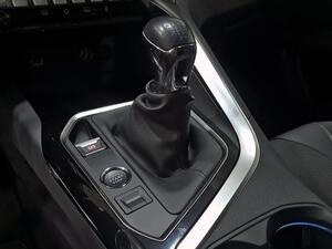 Peugeot 3008 1.2 PURETECH 130 S&S GT 5P 28