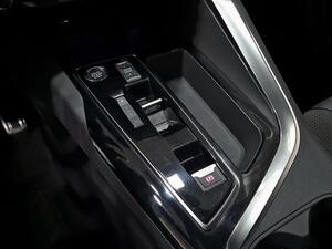 Peugeot 3008 1.2 PURETECH 130 S&S GT AUTO 5P 29