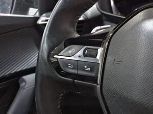 Peugeot 2008 Allure Pack BlueHDI 130 S&S EAT8 17