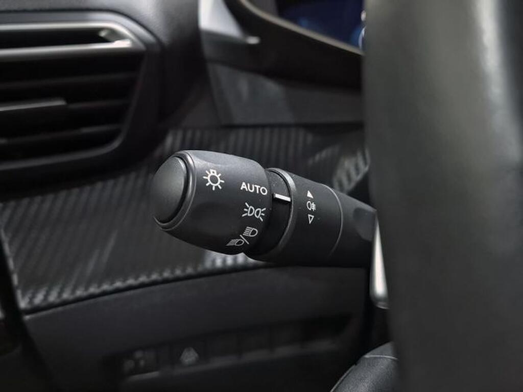 Peugeot 2008 Allure Pack BlueHDI 130 S&S EAT8 14