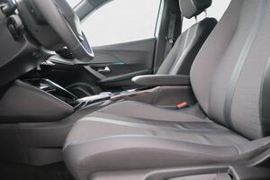 Peugeot 2008 1.5 BLUEHDI 130 S&S ALLURE PACK AUTO 5P 6