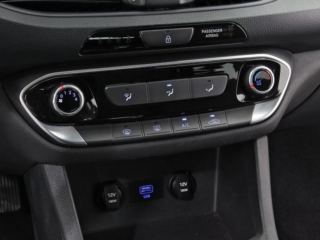 Hyundai i30 1.5 DPI Essence Segunda mano