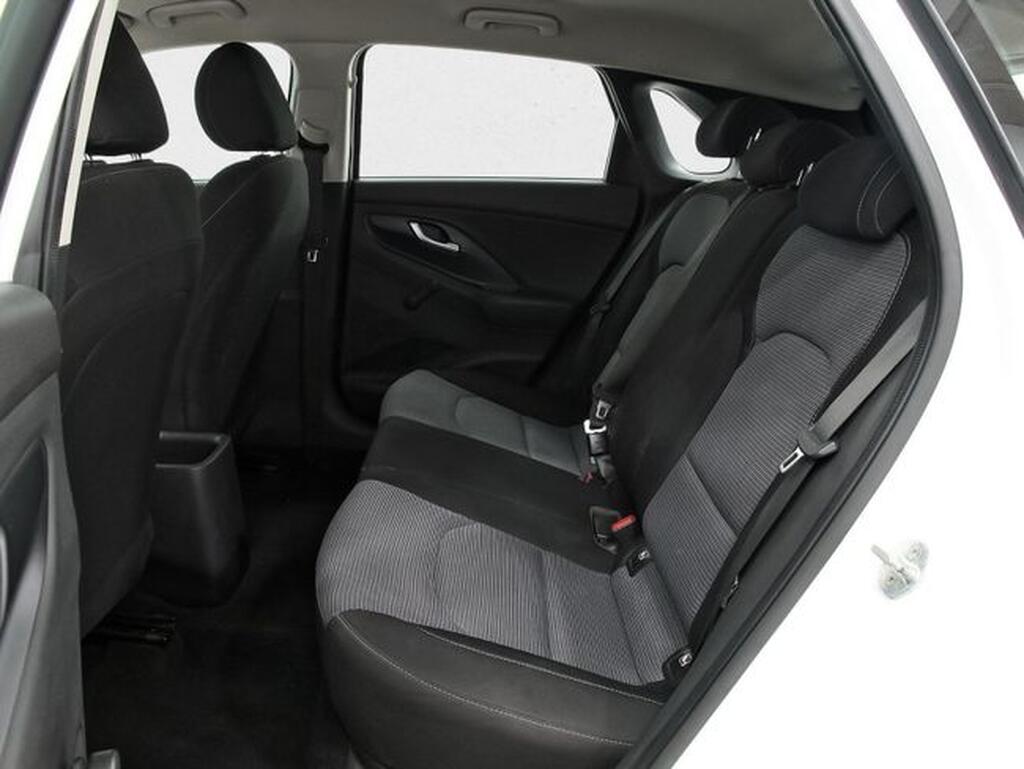 Hyundai i30 1.5 DPI Essence Segunda mano