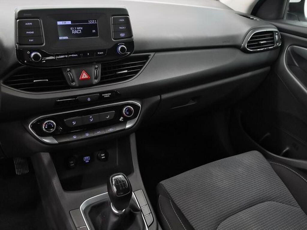 Hyundai i30 1.5 DPI Essence Segunda mano
