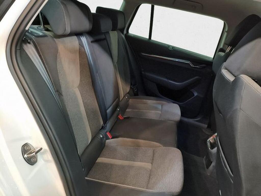 Skoda Octavia KOMBI 2.0 TDI SCOUT 200 DSG AWD 5P Segunda mano