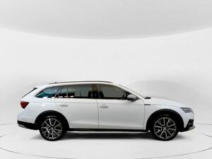 Skoda Octavia OCTAVIA KOMBI 2.0 TDI SCOUT 200 DSG AWD 5P 3