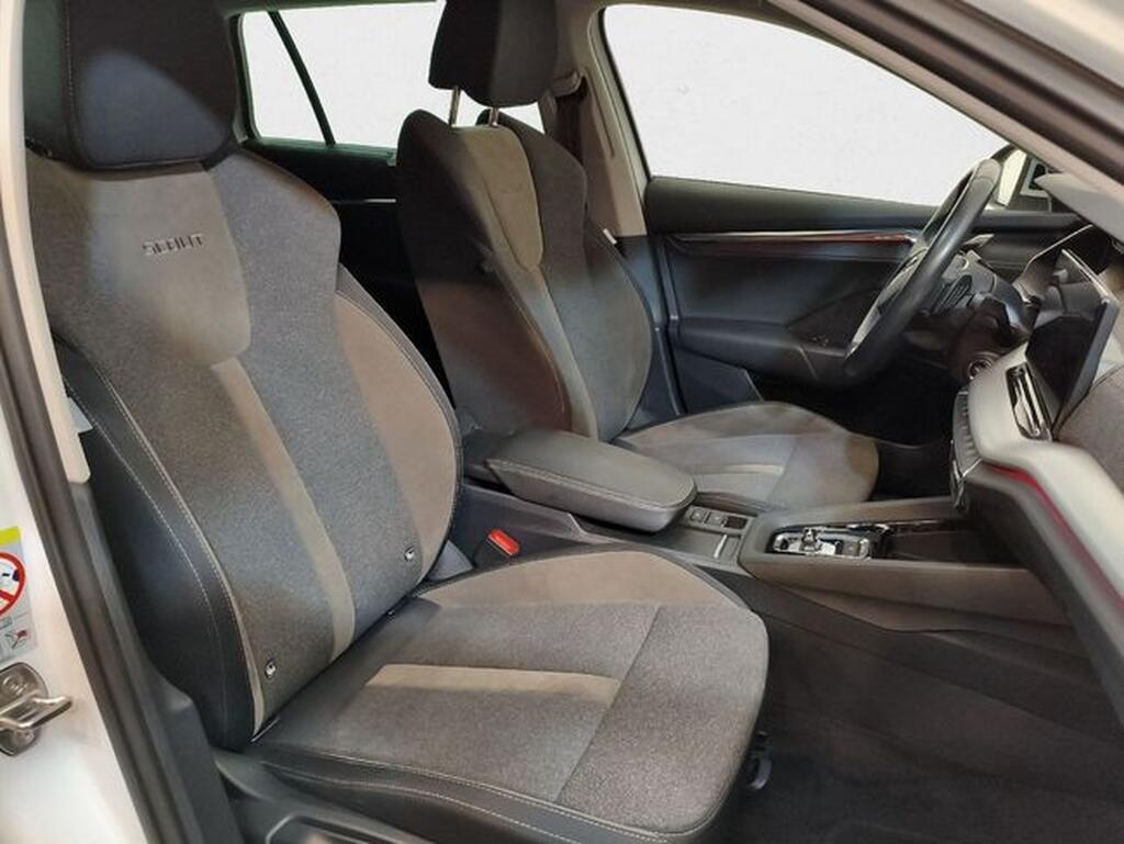 Skoda Octavia OCTAVIA KOMBI 2.0 TDI SCOUT 200 DSG AWD 5P 7