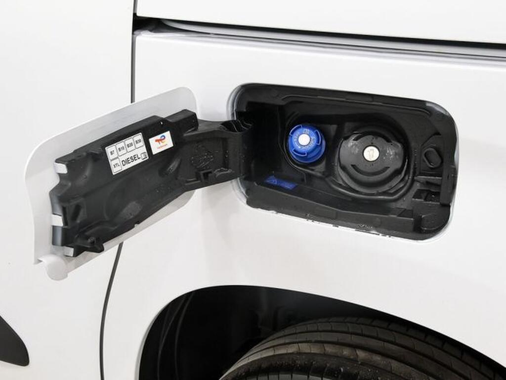 Opel Combo 100 Cv 1.5 Td S/S MT6 €6.4 Segunda mano