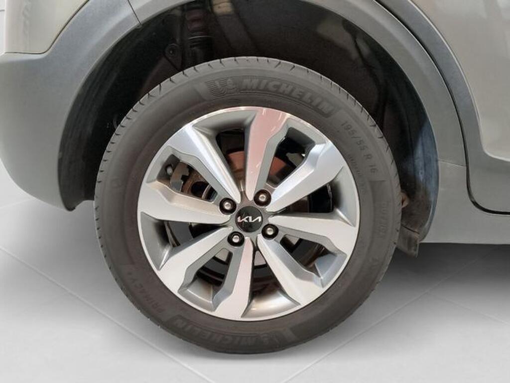 Kia Stonic 1.0 T-GDi 88kW (120CV) MHEV iMT Drive Segunda mano