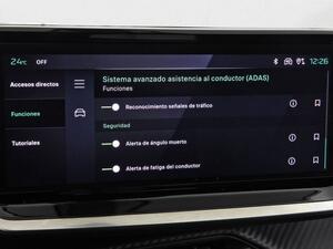 Peugeot 2008 1.5 BLUEHDI 130 S&S GT AUTO 5P 31