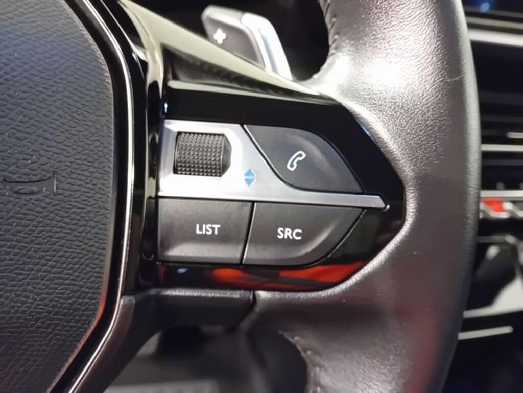 Peugeot 2008 Allure Pack BlueHDI 130 S&S EAT8 Segunda mano