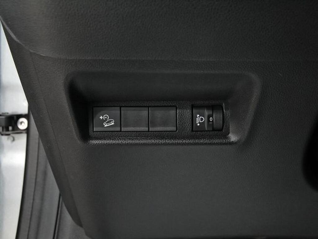 Jeep Avenger 1.2 eHybrid 74kW (100CV) Altitude Segunda mano