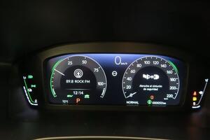 Honda CR-V 2.0 i-MMD HEV 4X2 Elegance 11