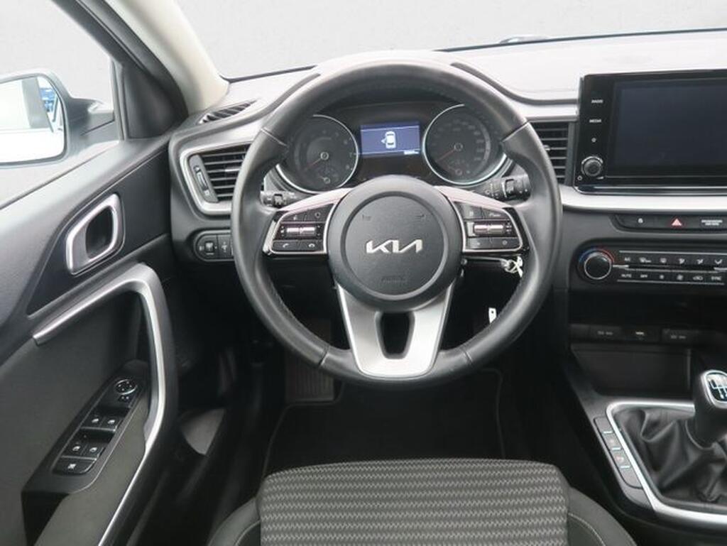 Kia XCeed 1.0 T-GDi Concept 88kW (120CV) 11