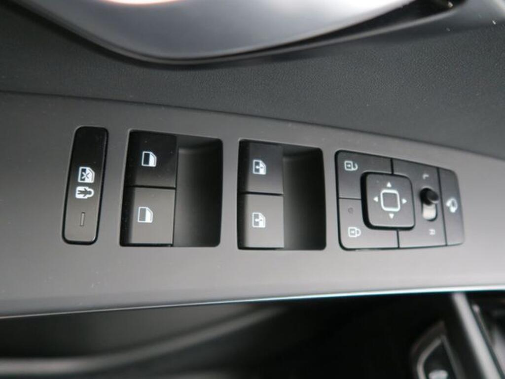 Kia Niro 1.6 GDi HEV 102kW (139CV) Emotion 12