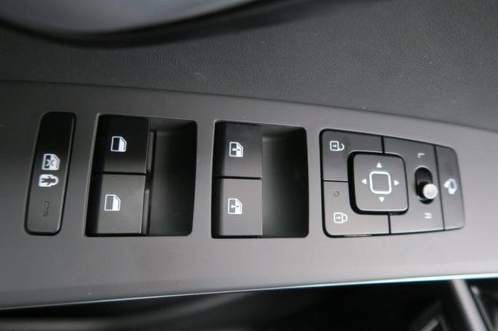 Kia Niro 1.6 GDi PHEV 126kW (171CV) Emotion Segunda mano