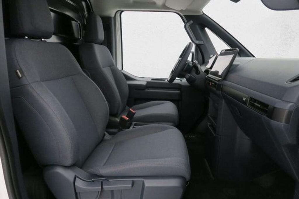 Kia PV5 Passenger Furgoneta BEV 71KWH L2H1 PLUS AUTO 163 4P Segunda mano