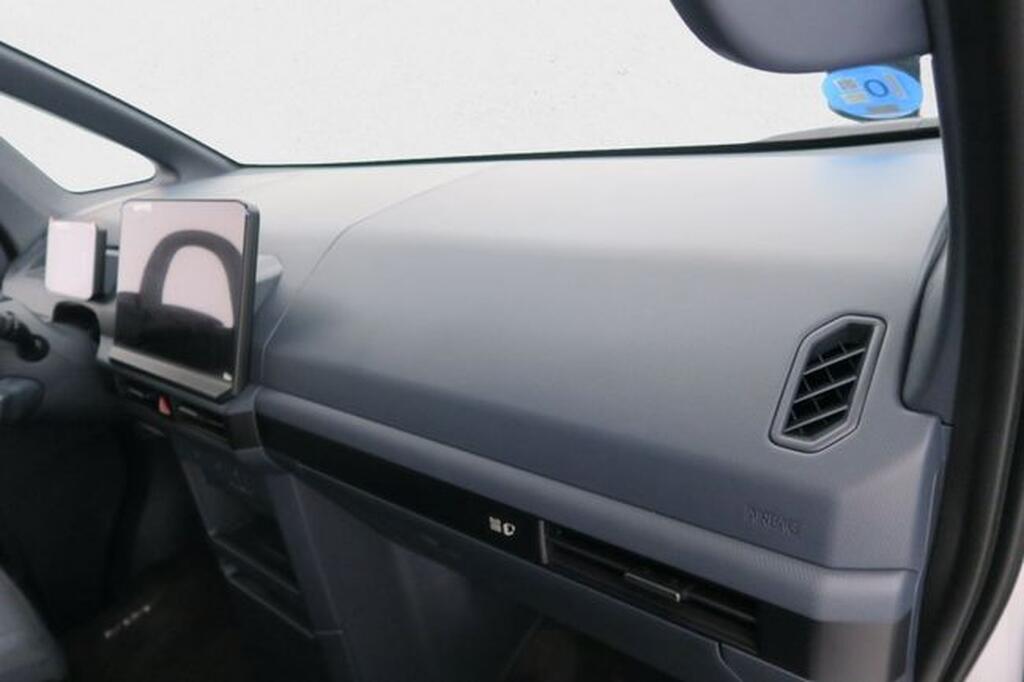 Kia PV5 Passenger Furgoneta BEV 71KWH L2H1 PLUS AUTO 163 4P Segunda mano