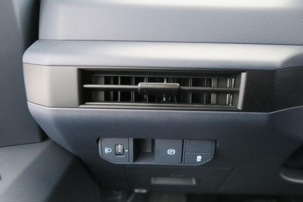 Kia PV5 Passenger Furgoneta BEV 71KWH L2H1 PLUS AUTO 163 4P Segunda mano