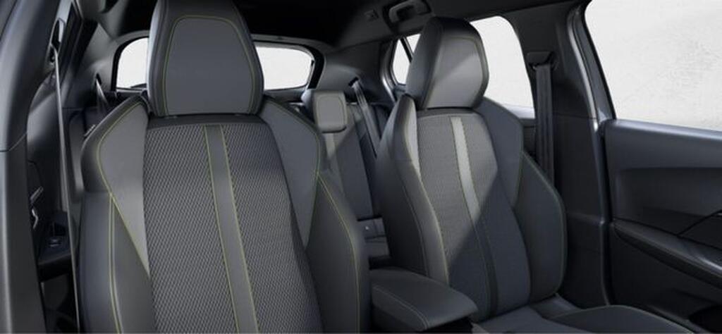 Peugeot 2008 2008 GT Exclusive Hybrid 145 eDCS6 7