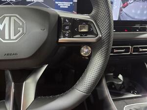 MG HS 1.5T MANUAL LUXURY 21