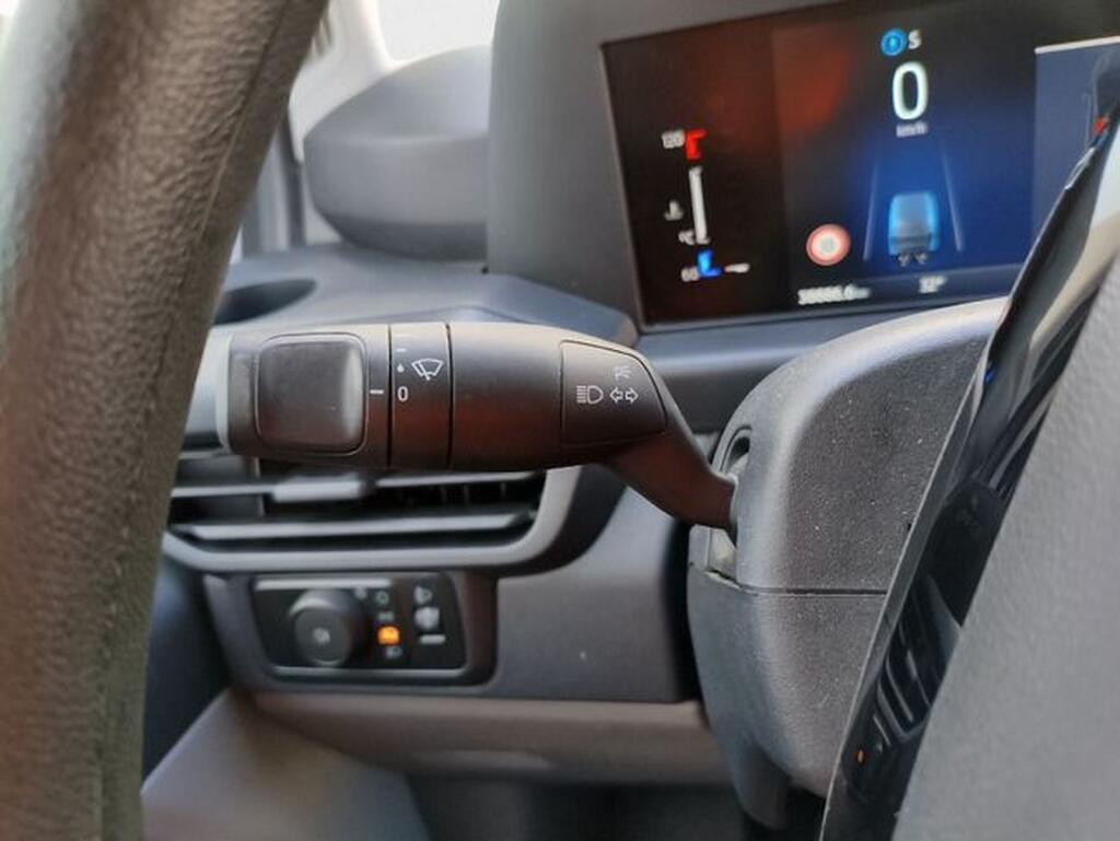 Ford Transit Custom 2.0 ECOBLUE 150CV 320 TREND KOMBI LWB 4P 9 PLAZAS Segunda mano