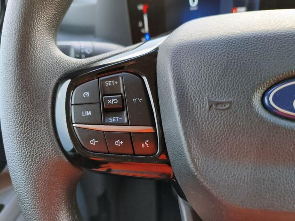 Ford Transit Custom 2.0 ECOBLUE 150CV 320 TREND KOMBI LWB 4P 9 PLAZAS Segunda mano