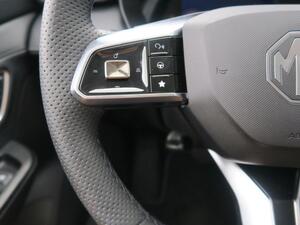 MG ZS Hybrid+ Luxury 18