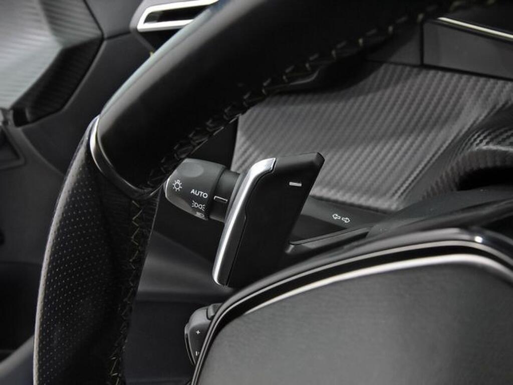 Peugeot 208 PureTech 73kW (100CV) EAT8 GT Line Segunda mano