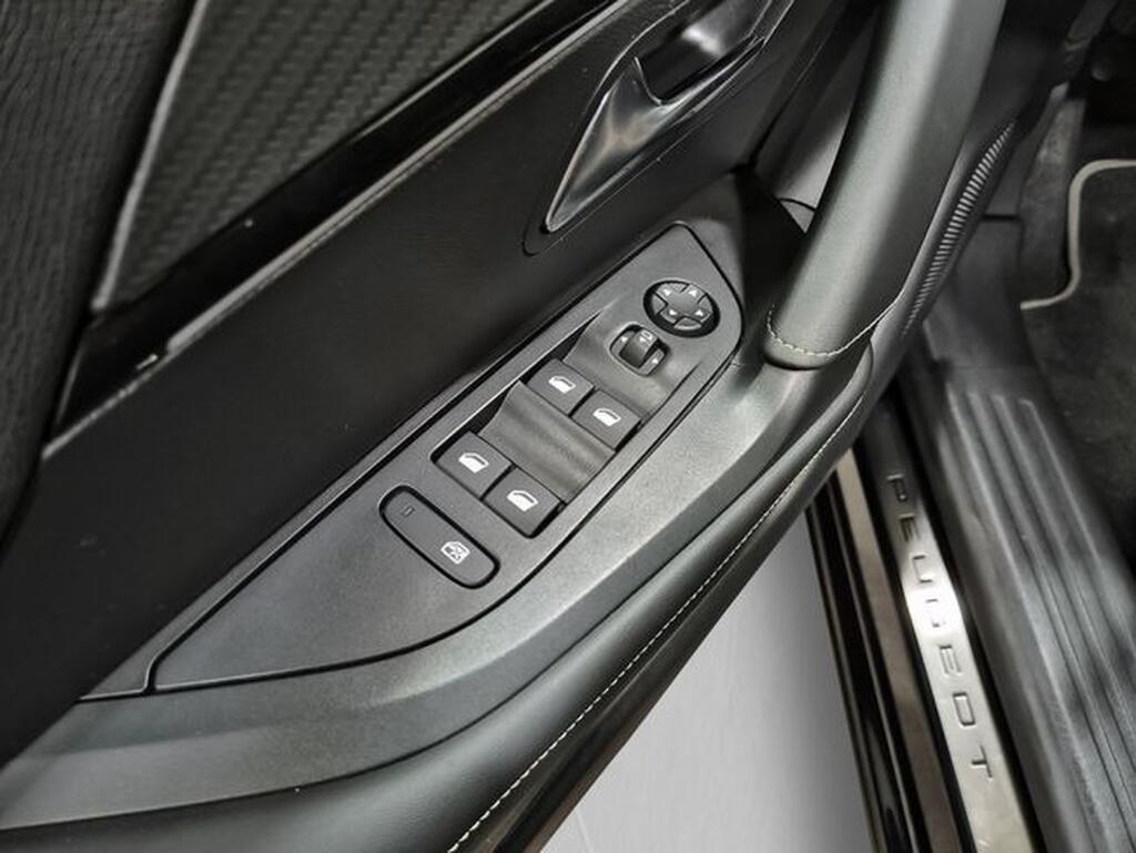 Peugeot 2008 GT BlueHDI 130 S&S EAT8 Segunda mano
