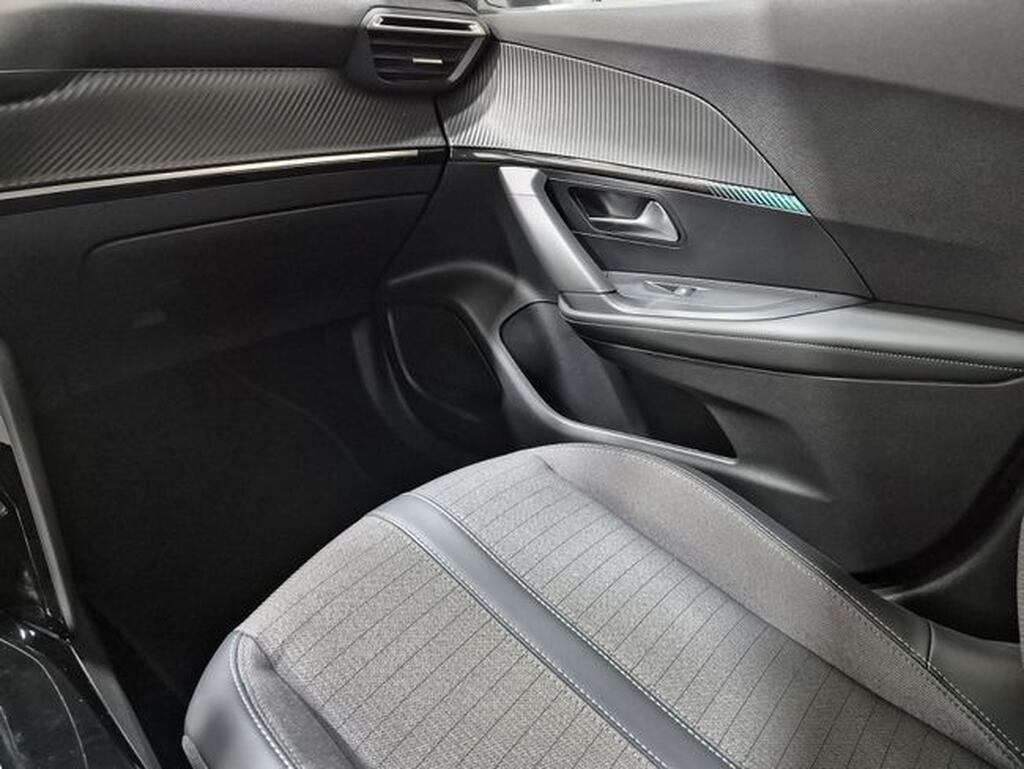 Peugeot 2008 GT BlueHDI 130 S&S EAT8 Segunda mano