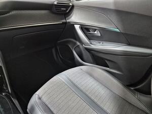 Peugeot 2008 GT BlueHDI 130 S&S EAT8 29