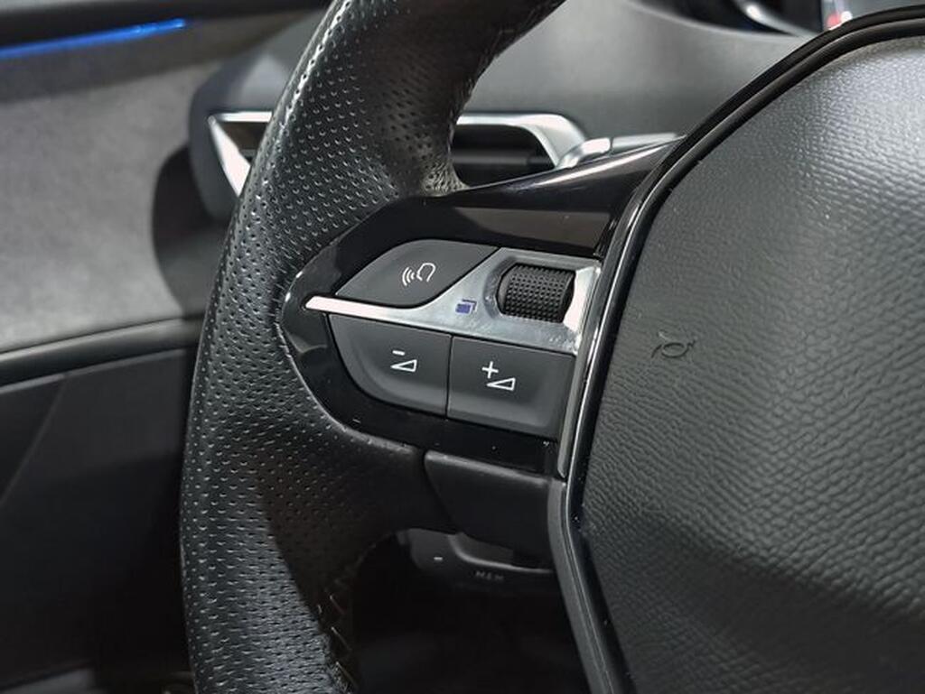 Peugeot 3008 1.2 PureTech 96KW S&S GT EAT8 17