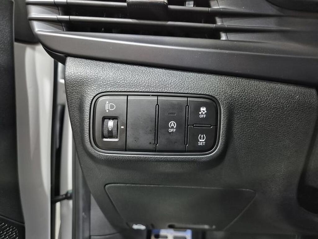 Hyundai Bayon 1.0 TGDI 74kW (100CV) 48V Maxx DCT Segunda mano