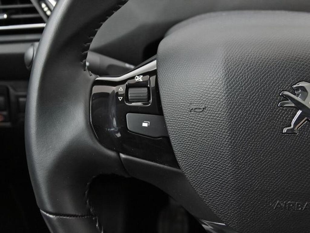 Peugeot 308 SW Active Pack BlueHDi 130 S&S Segunda mano