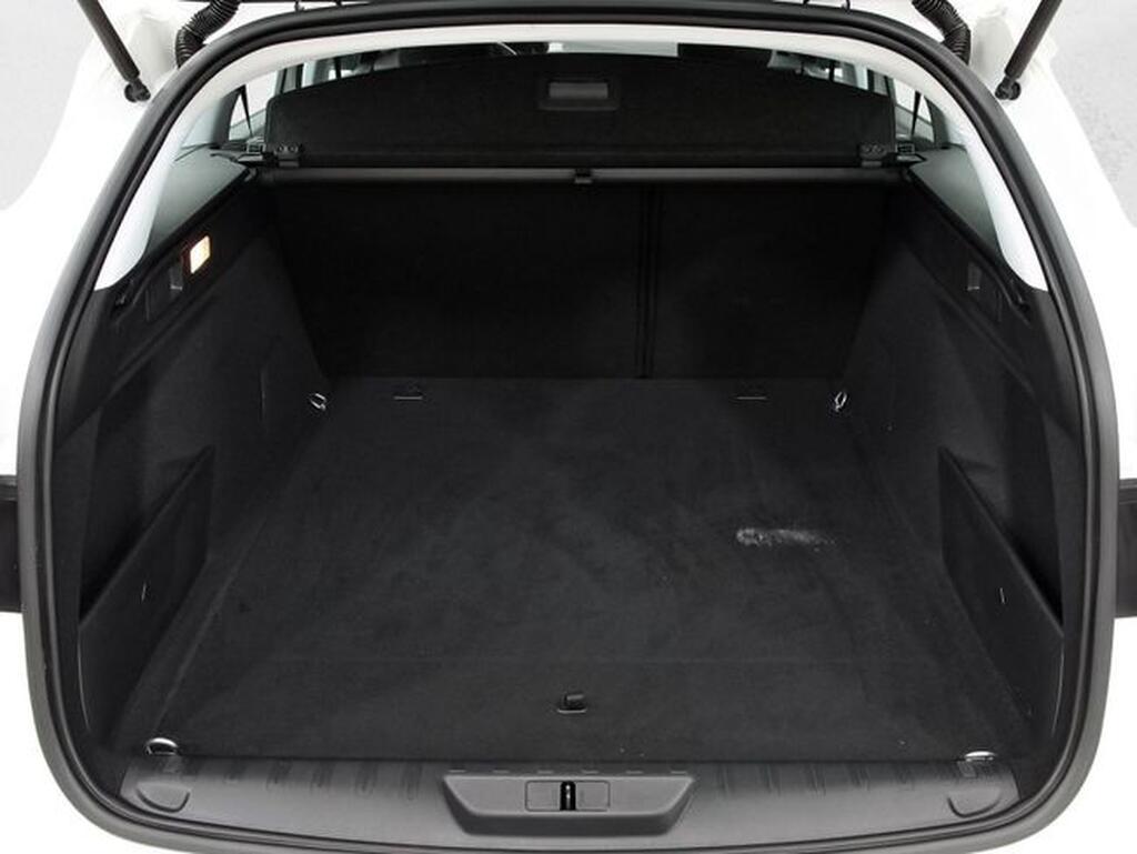 Peugeot 308 SW Active Pack BlueHDi 130 S&S Segunda mano