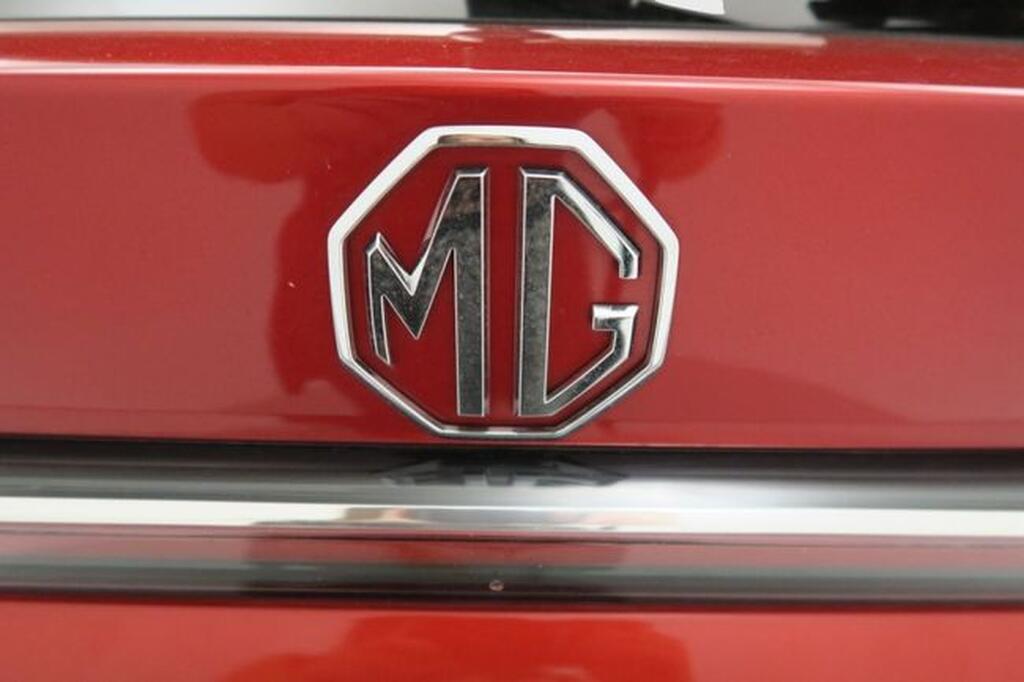 MG HS 1.5T PLUG IN HYBRID LUXURY Segunda mano