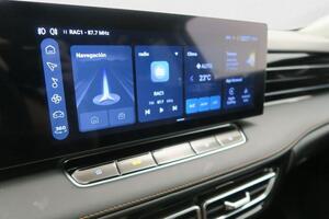MG HS 1.5T PLUG IN HYBRID LUXURY 8