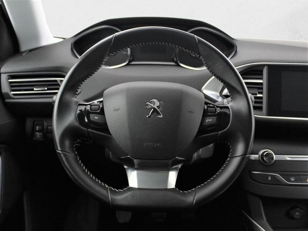 Peugeot 308 5p Allure 1.5 BlueHDi 96KW (130CV) Segunda mano
