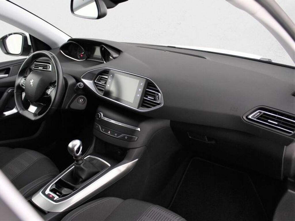 Peugeot 308 5p Allure 1.5 BlueHDi 96KW (130CV) Segunda mano