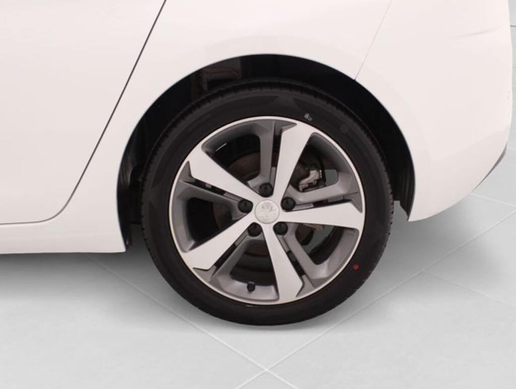 Peugeot 308 5p Allure 1.5 BlueHDi 96KW (130CV) Segunda mano