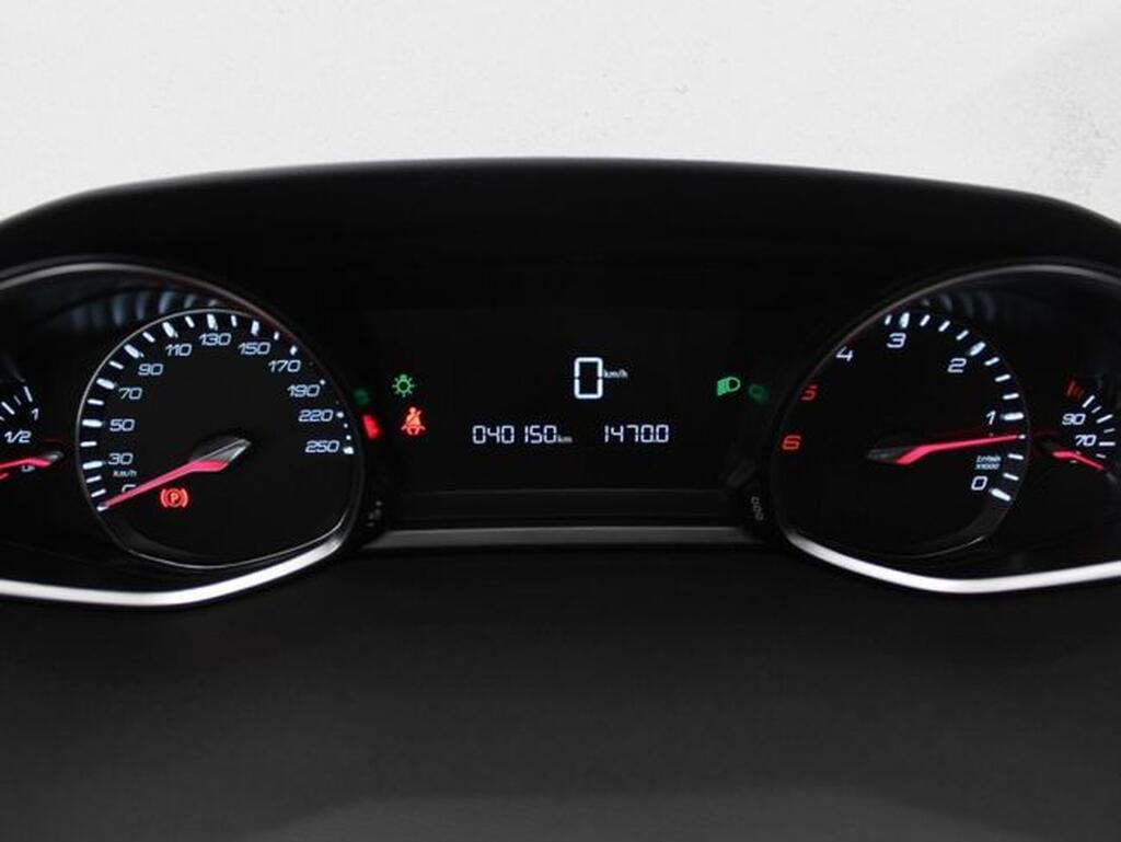 Peugeot 308 5p Allure 1.5 BlueHDi 96KW (130CV) Segunda mano