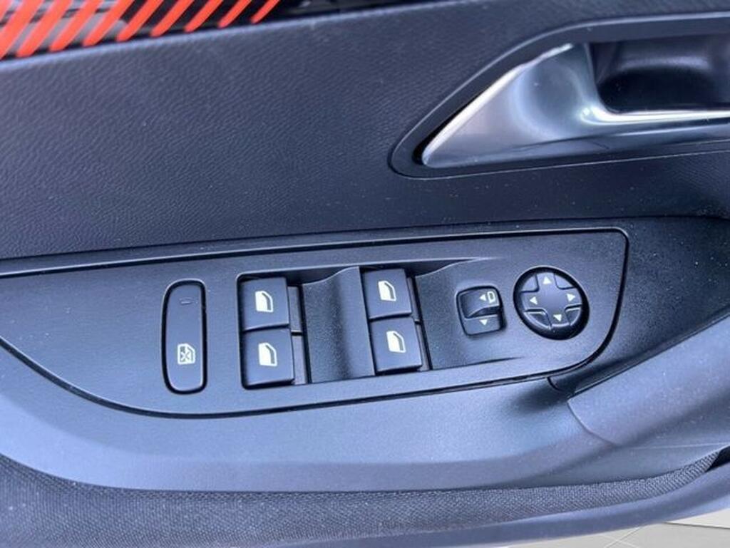 Peugeot 2008 Eléctrico Active Pack 136 (100kW) Segunda mano