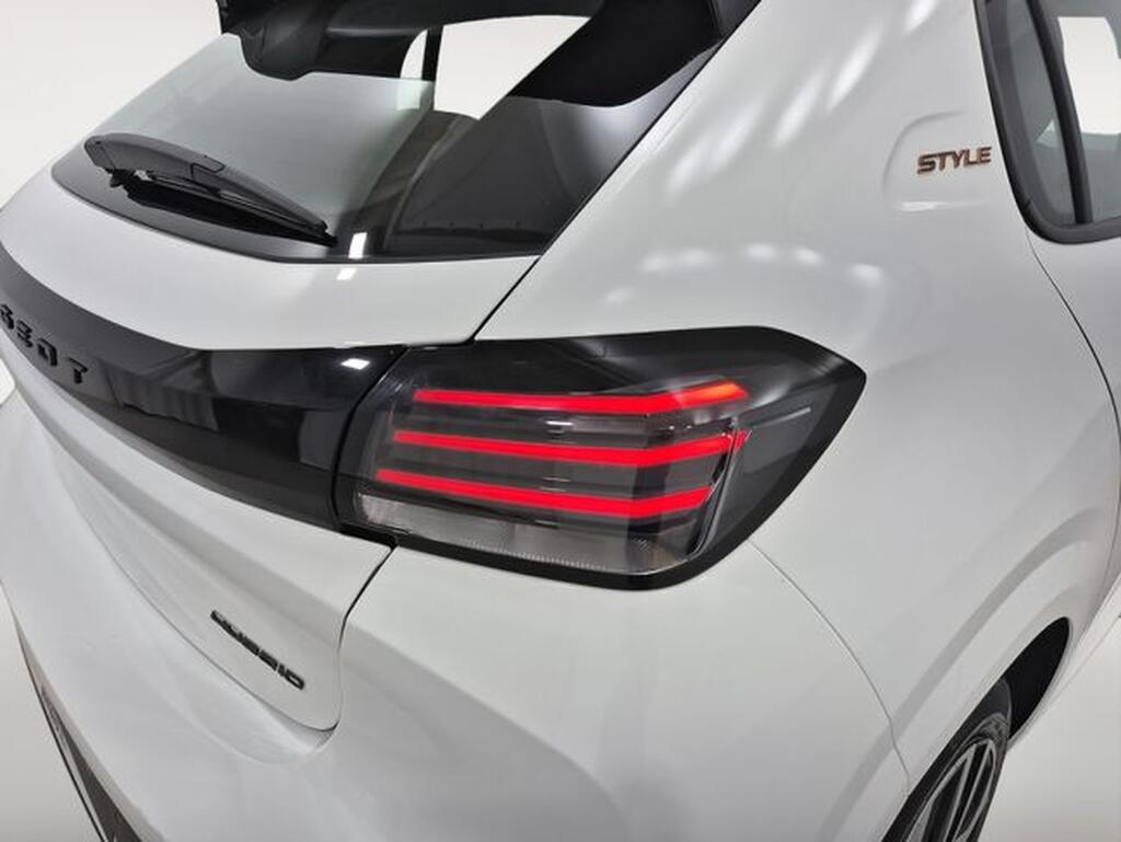 Peugeot 208 Style HYBRID 110 eDCS6 Segunda mano