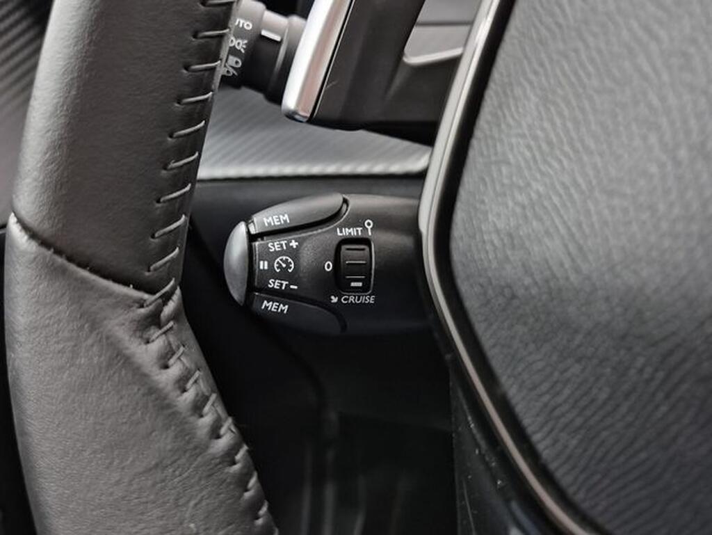 Peugeot 208 Style HYBRID 110 eDCS6 Segunda mano